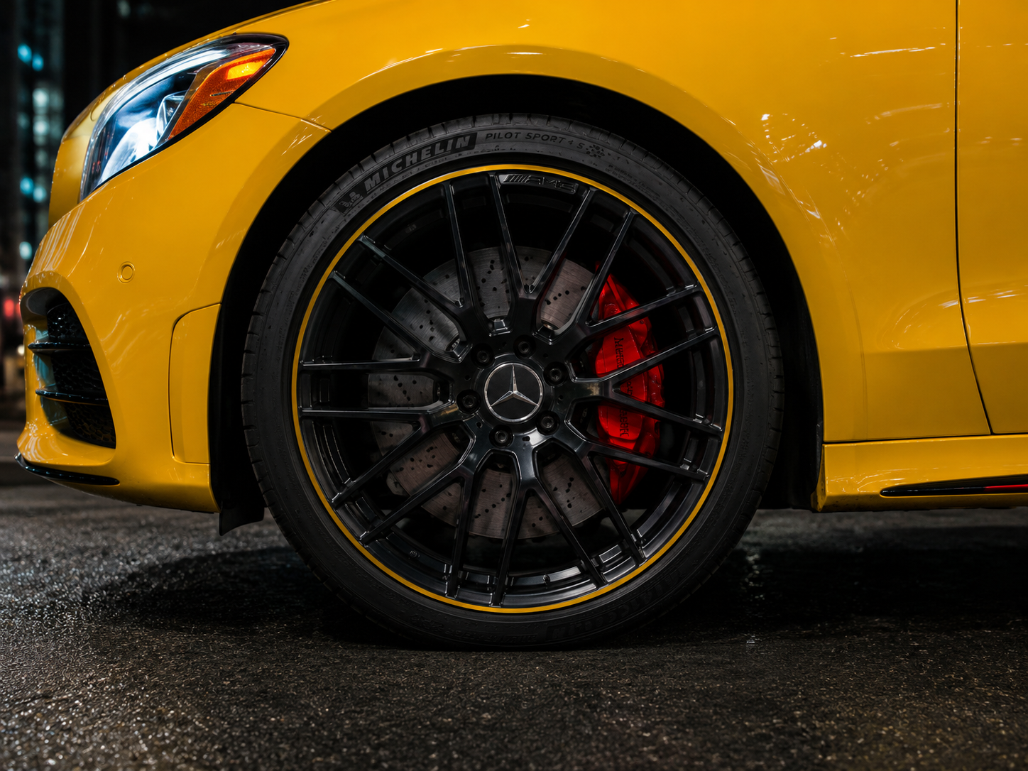 Mercedes-Benz C 300 Coupe AMG wheel and brake detail